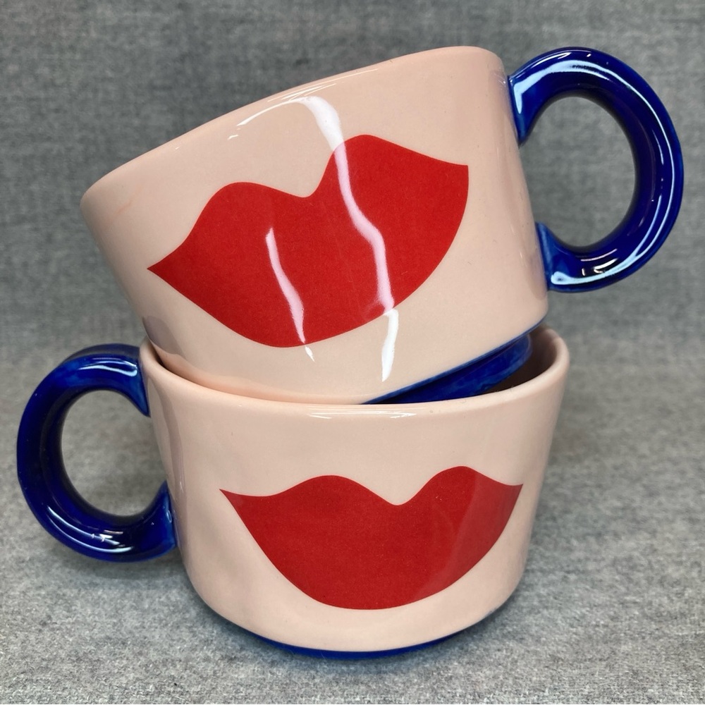 2 Clare V Anthropologie Maisonette Red Lips Coffee Mugs Cups used Set of 2 Blue